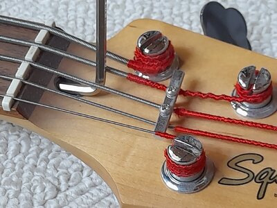 Squier Precision V Spannstab mit Inbusschlüssel -12-.jpg