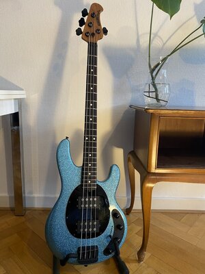 Ernie Ball Musicman Stingray Special 4 HH in Aqua Sparkle