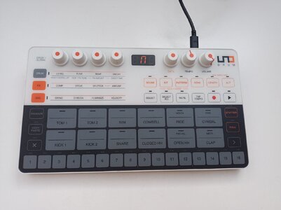 IK Multimedia Uno Drum Drumcomputer