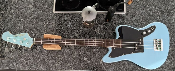 Abt. Portokasse 1 : J&D Jaguar Bass in Babyblau