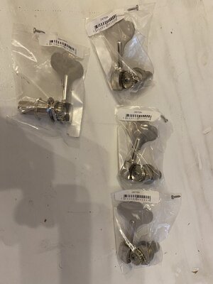 4x Hipshot (US) Ultralite HB6 Clover 1/2 Bass Mechaniken