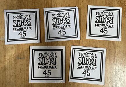 Verschiedene Ernie Ball Cobalt Roundwound Saiten - neu