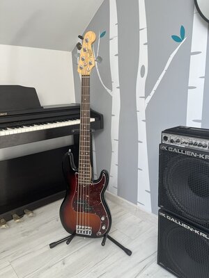 Fender Precision American Standard 5