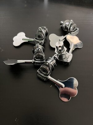 Sadowsky ME Hardware