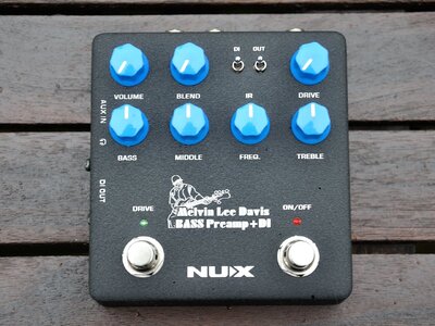 NUX NBP-5 Melvin Lee Davis Preamp + DI