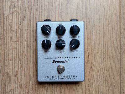 DemonFX Super Symmetry (neuwertig, OVP)