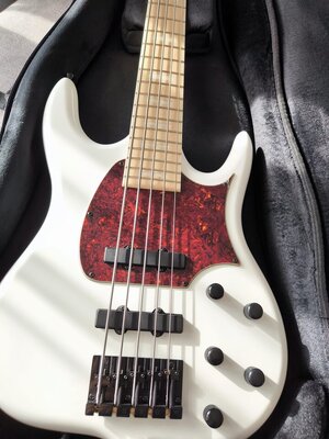 Ken Smith Bass Hadrien Feraud Signature