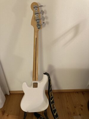 Fender Player Precion weiß. Preci Amercan Standart Pickups
