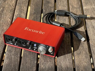Focusrite Scarlett 2i2 (2nd Gen) Audio Interface