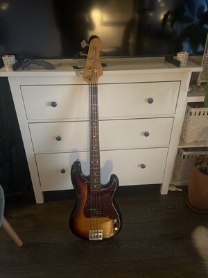 Tausche Fender Precision Bass gegen Jazz Bass