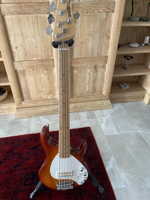Verkaufe einen Musicman Stingray 5-Saiter