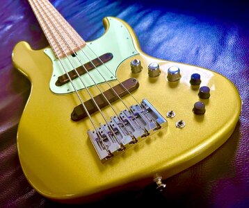 XOTIC XJ-1T 5 Gold / Maple Jazz Bass