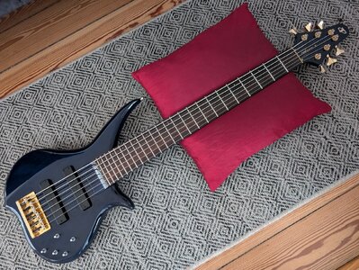 TUNE TWB-6 Translucent Blue – 6-Saiter Bass (Made in Korea)