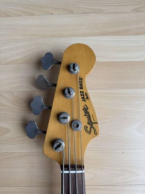 squire-jv-jazz-5116146@2x.jpg