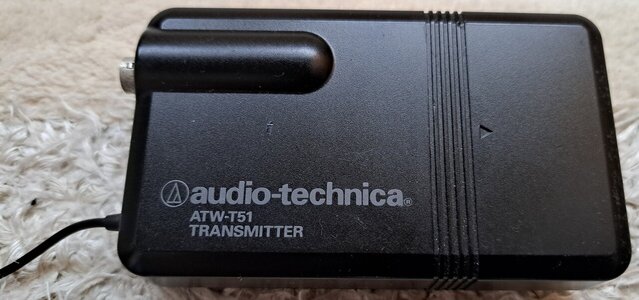 Audiotechnica_wireless_system_4.jpg
