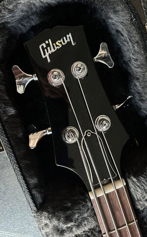 Gibson_Money_Bass_05.jpg