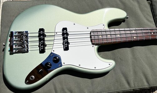Fender Player Jazz Bass mit Upgrades (Seymour Duncan etc.)