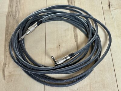 Aguilar Instrumentenkabel Klinke gerade auf Klinke gewinkelt 6m / 20ft