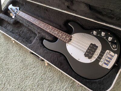 RESERVIERT: EBMM SUB Stingray Bass, made in USA, inkl. Koffer