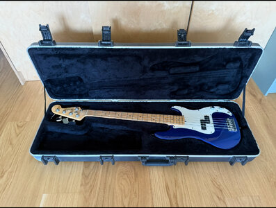 Fender precision 5