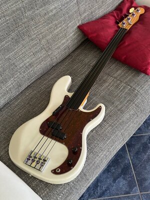 Musima Top Star Fretless