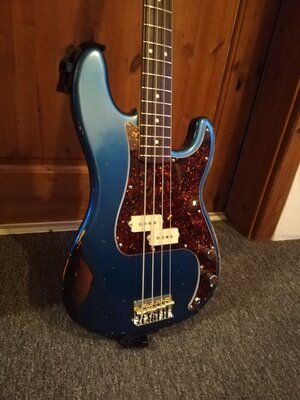 Fender / Docwood Guitars Precision Bass Roadworn