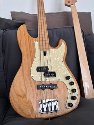 Sire Marcus Miller P7 - Ash - Fretless - Gen2 + unlined fretless neck
