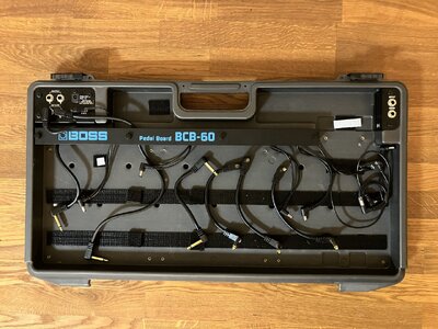 Pedalboard BCB-60 inkl. zusätzlicher Akkustromversorgung