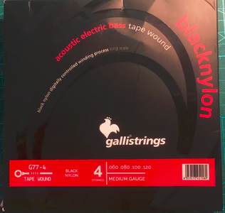 Galli String Black Nylon 4-string einmal aufgezogen für 3 Tage, ungekürzt, ca. 2h gespielt