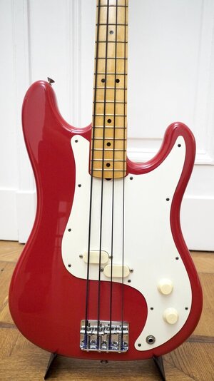 Fender Bullet B30 2.jpeg