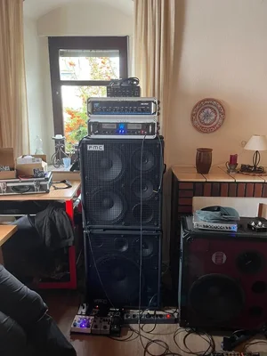 @lemBass-amp.jpg @lemBass-amp.jpg