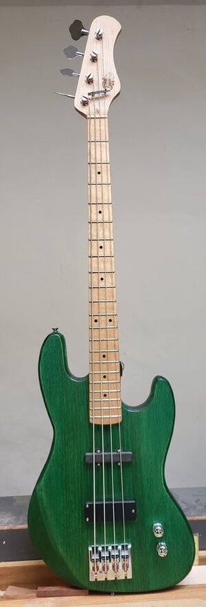 4 Saiter in grün von Upgrade Basses