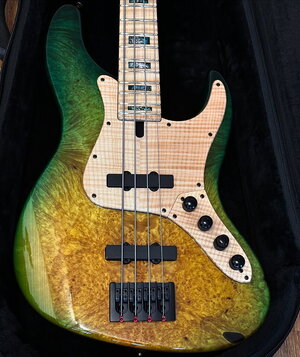 Brubaker JXB USA 4 Saiter Custom Jazz Bass Jungle Candy Green