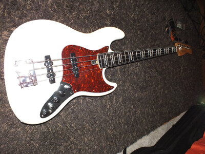 SIRE 4 String Jazz Bass V 7 aktiv-passive Höhenblende..aktuelle .GEN 2 Version ...