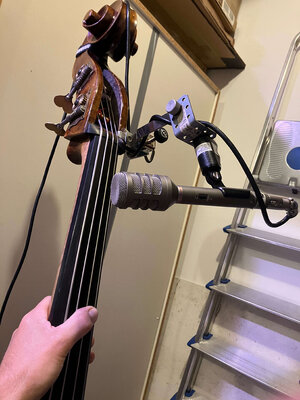 loukash-kontrabass-voc-mic-halter-img_3202-20250921.jpg