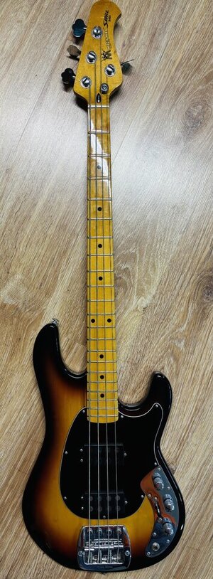 Music Man Sabre Bass – Baujahr 1983 – Sunburst – Originalzustand mit Case