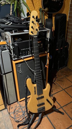 Suche: Taper oder Exposed Core Steel Strings für 5er, neu von 40-125 bis 45-130