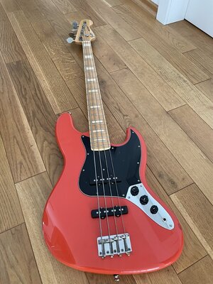 1999 Fender CIJ 75 ress jazz bass