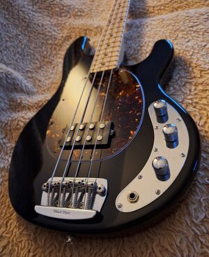 MusicMan Stingray 4H BMN (8).jpg