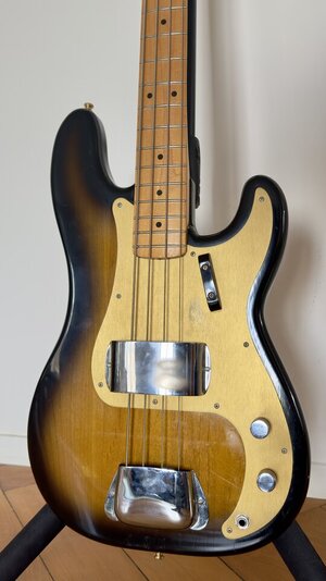 1988 Fender ’57 AVRI Precision Bass – 4.1 kg – Nitro, Original Case & Accessories