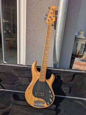 Musicman Stingray 5 + Koffer