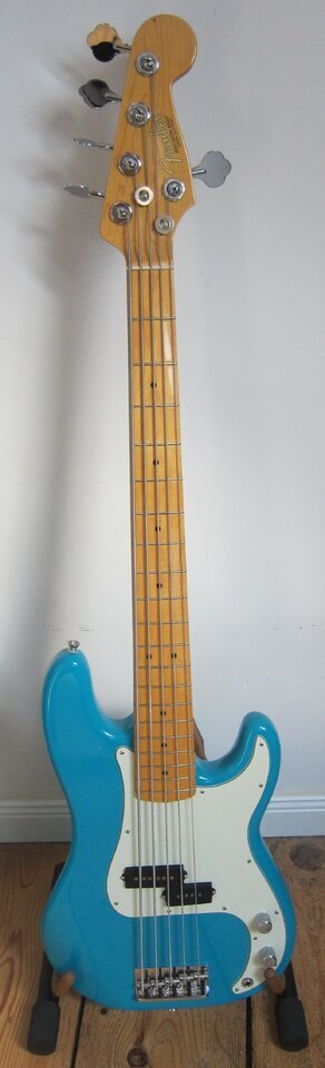 Fender American Professional II Precision Bass V 5 Saiter 2020 neuwertig