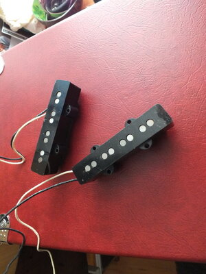 FGN NEO CLASSIC JAZZ BASS ( NP 1500€)  PICKUPS abzugeben ...Pickguard ebenfalls....