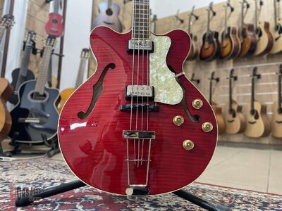 Hofner verythin bass