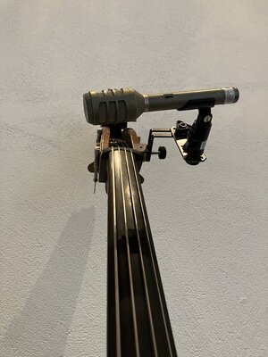 loukash-kontrabass-voc-mic-halter-img_3216-20251004.jpg