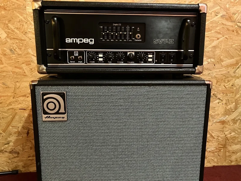 Ampeg SVT II (non pro) & SVT212 av
