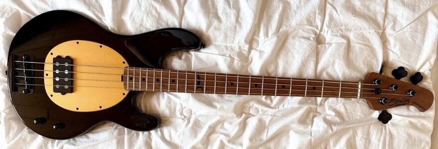 Sterling by Music Man Pete Wentz Bass wie neu