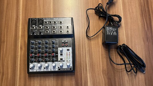 (3x) Behringer Xenyx 802 - (auch einzeln - 45 € pro Mischpult)