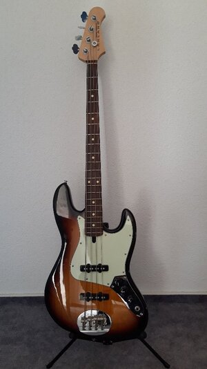 Lakland skyline 55-60