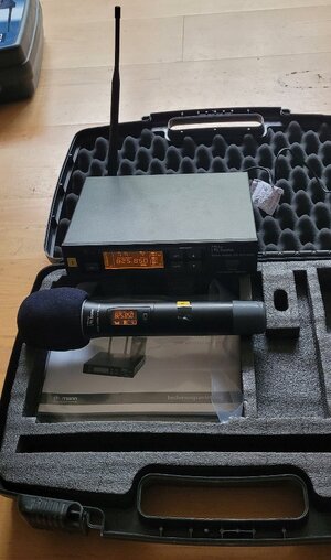 the t.bone free solo 823 MHz PT+HT